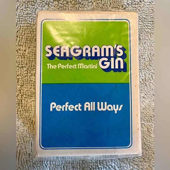 Seagram’s Gin The Perfect Martini Vintage Sealed Playing Cards - Picture 1 of 2